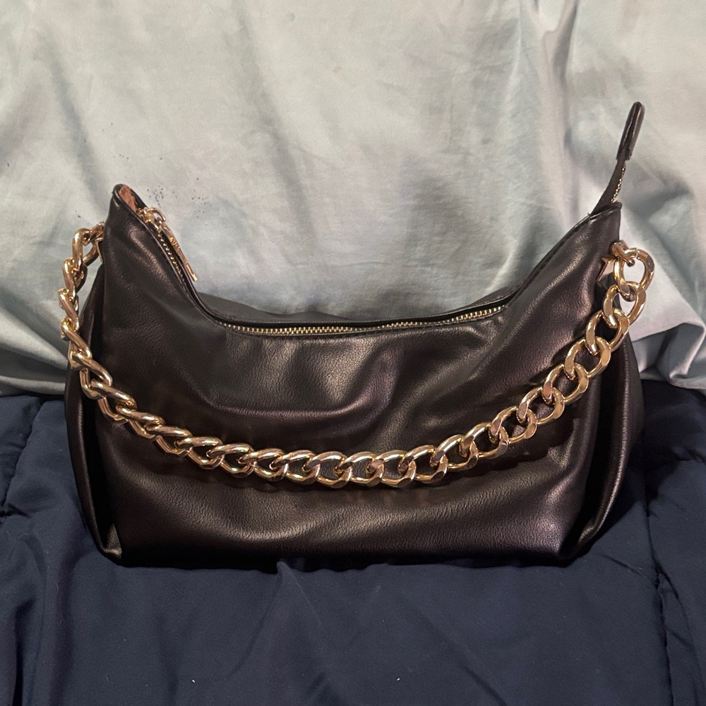 Classic Black Shoulder Bag with Gold Chain